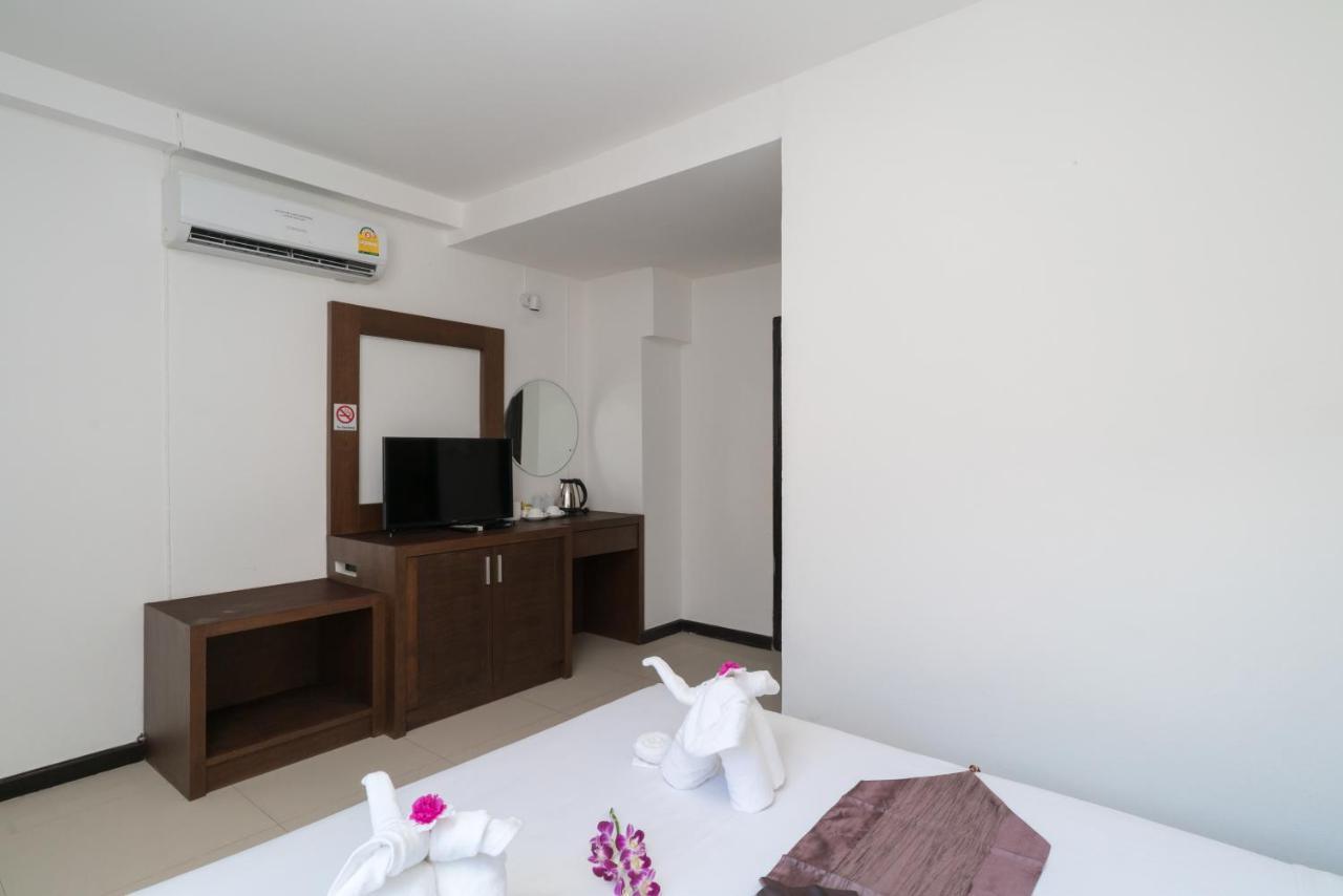 Готель Destination Patong Екстер'єр фото