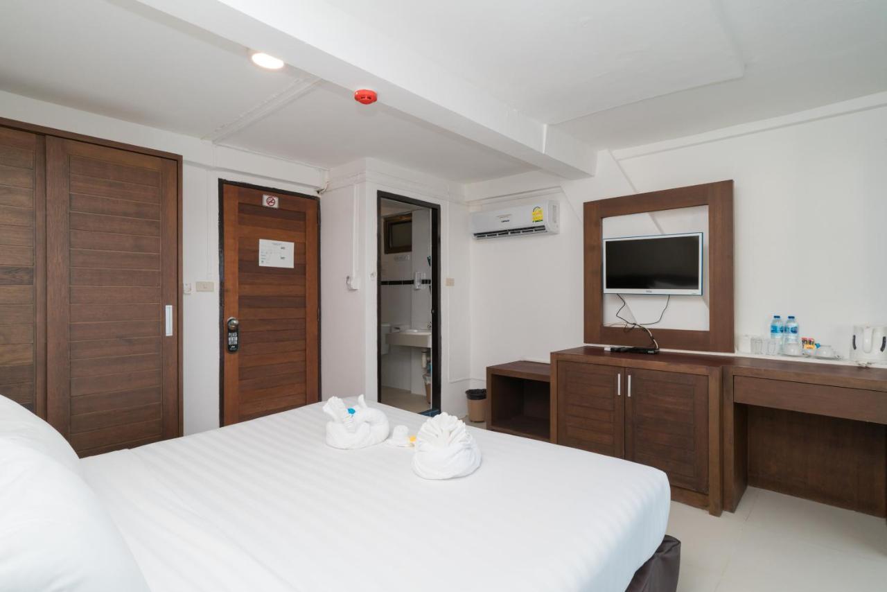 Готель Destination Patong Екстер'єр фото
